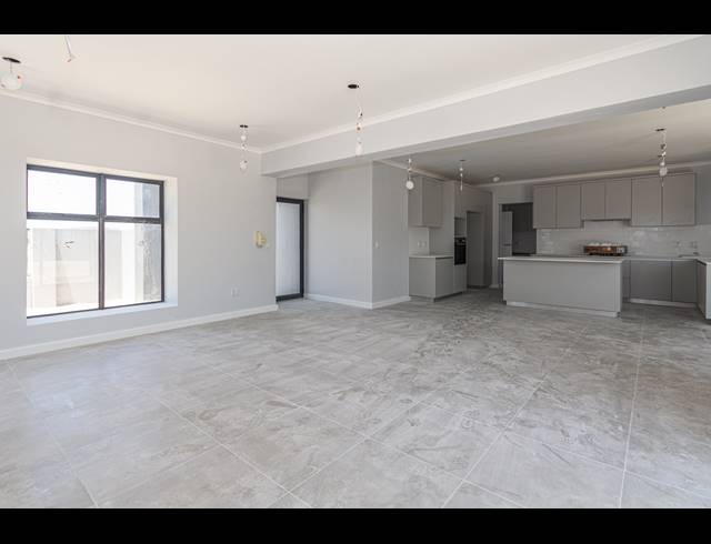 4 BEDROOM FREEHOLD FOR SALE IN PARKLANDS NORTH